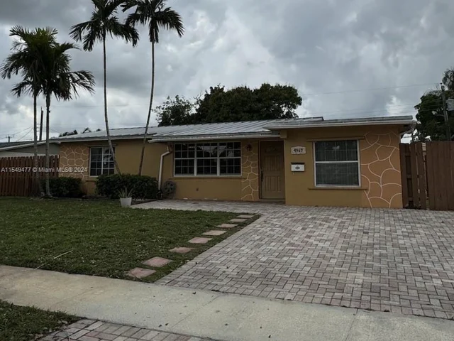 4967 SW 91st Ter, Cooper City FL 33328