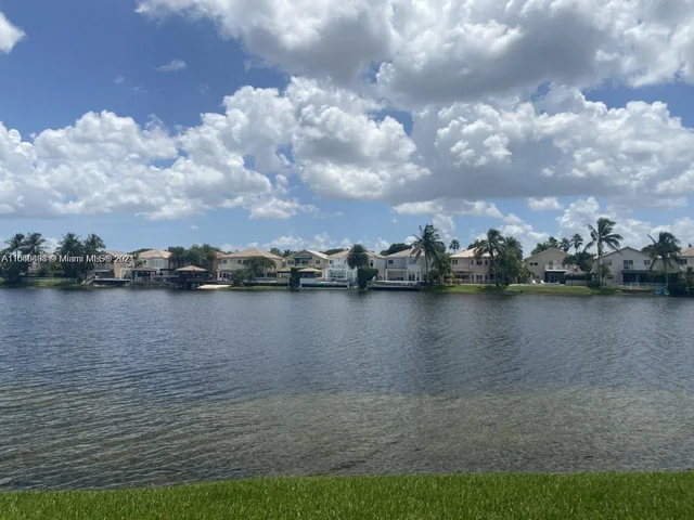 11156 NW 73rd St, Doral FL 33178