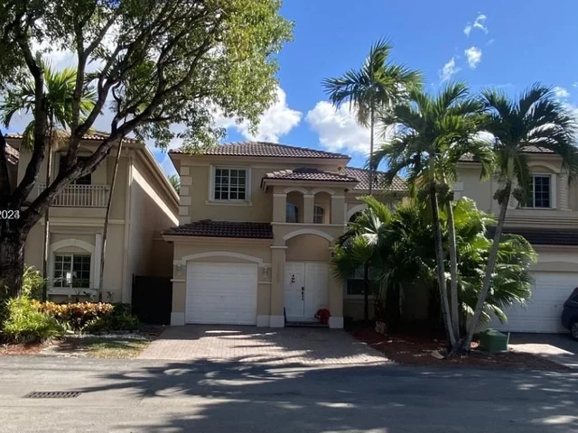 11156 NW 73rd St, Doral FL 33178