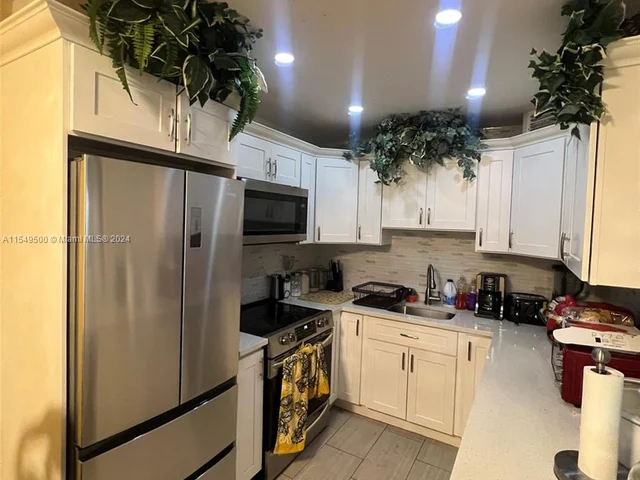 3081 NW 47th Ter # 101, Lauderdale Lakes FL 33313