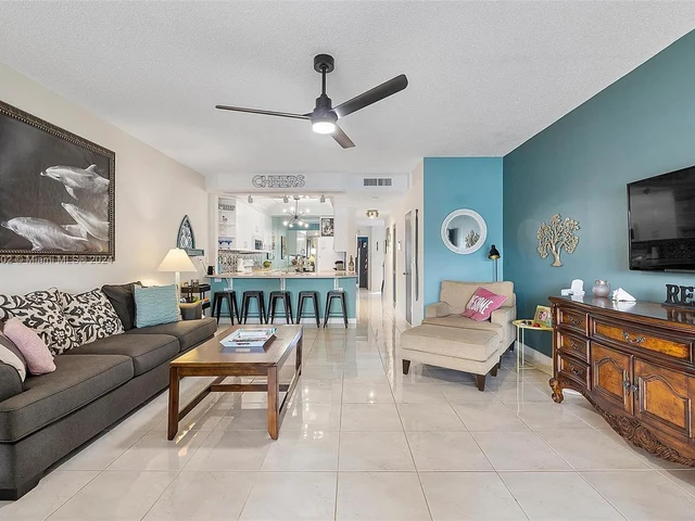 1301 N Riverside Dr # 18, Pompano Beach FL 33062