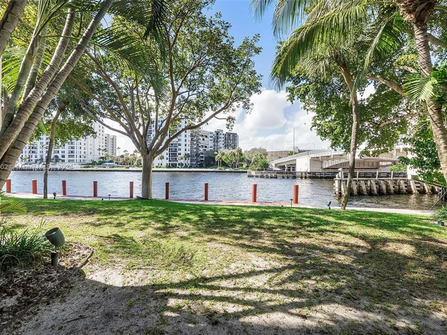 1301 N Riverside Dr # 18, Pompano Beach FL 33062