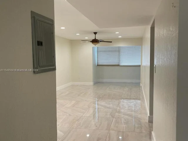 1555 W 44th Pl # 217B, Hialeah FL 33012