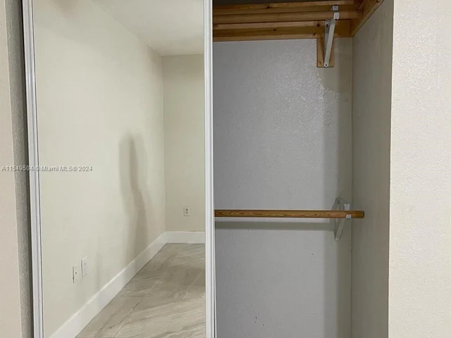 1555 W 44th Pl # 217B, Hialeah FL 33012