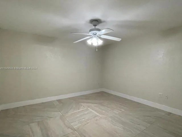 1555 W 44th Pl # 217B, Hialeah FL 33012