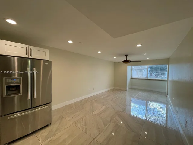 1555 W 44th Pl # 217B, Hialeah FL 33012