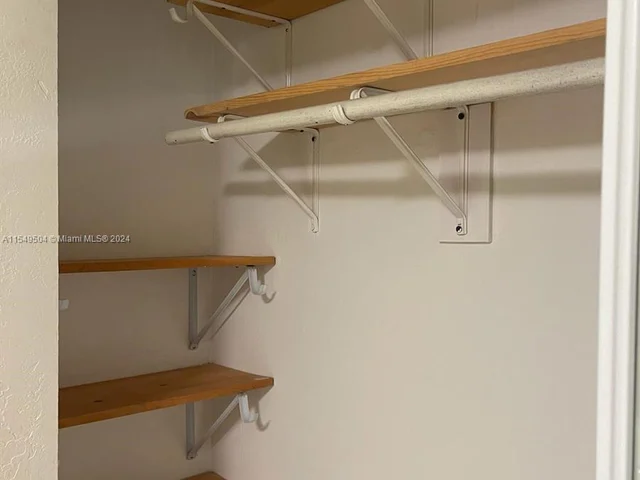 1555 W 44th Pl # 217B, Hialeah FL 33012