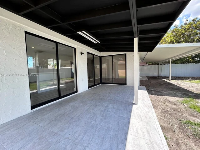 20460 SW 122nd Pl, Miami FL 33177