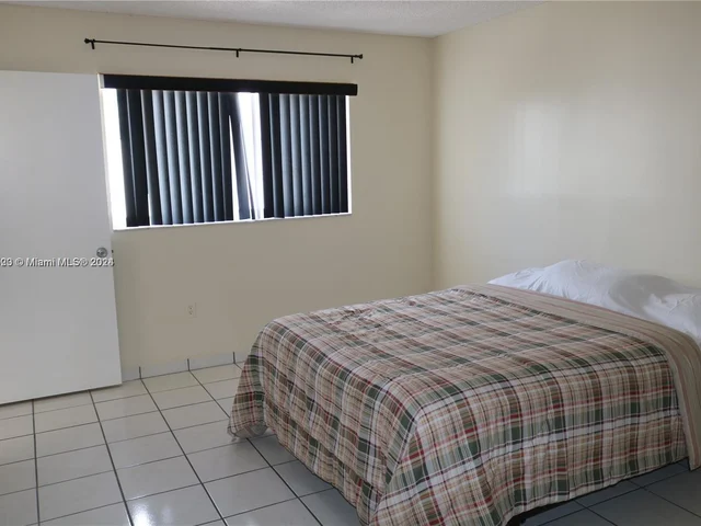 6801 Harding Ave # 523, Miami Beach FL 33141