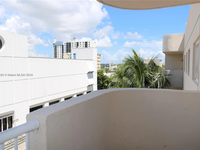 6801 Harding Ave # 523, Miami Beach FL 33141