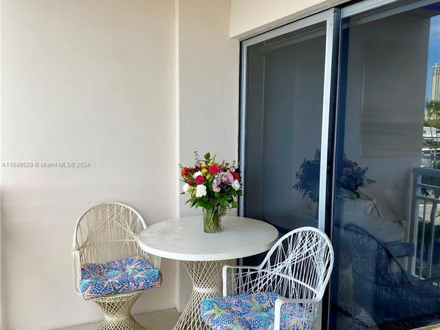 400 Kings Point Dr # 314, Sunny Isles Beach FL 33160