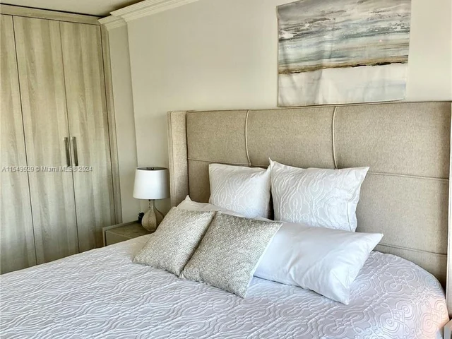 400 Kings Point Dr # 314, Sunny Isles Beach FL 33160