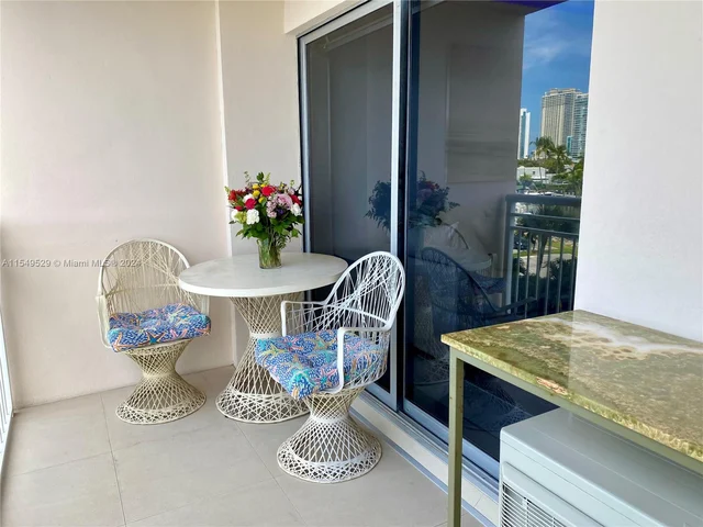 400 Kings Point Dr # 314, Sunny Isles Beach FL 33160