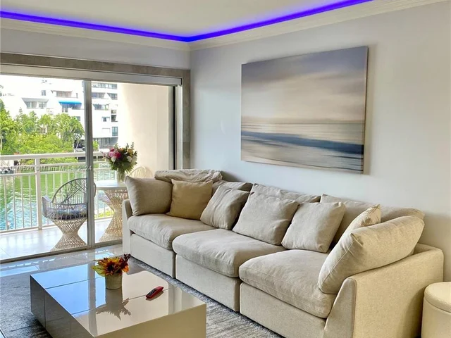 400 Kings Point Dr # 314, Sunny Isles Beach FL 33160