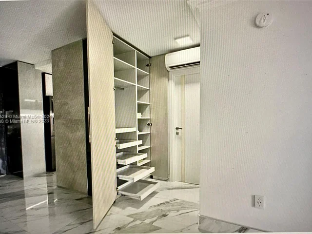 400 Kings Point Dr # 314, Sunny Isles Beach FL 33160