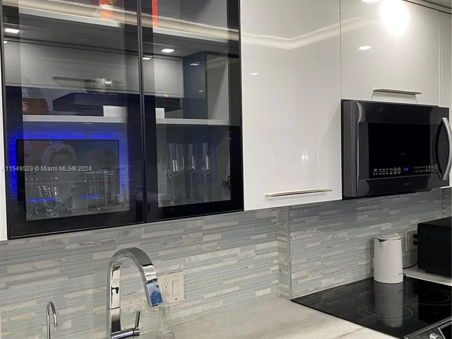 400 Kings Point Dr # 314, Sunny Isles Beach FL 33160