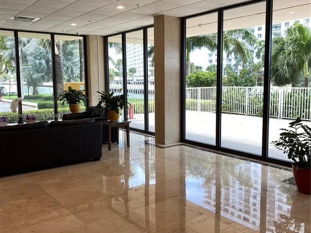 400 Kings Point Dr # 314, Sunny Isles Beach FL 33160