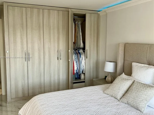 400 Kings Point Dr # 314, Sunny Isles Beach FL 33160