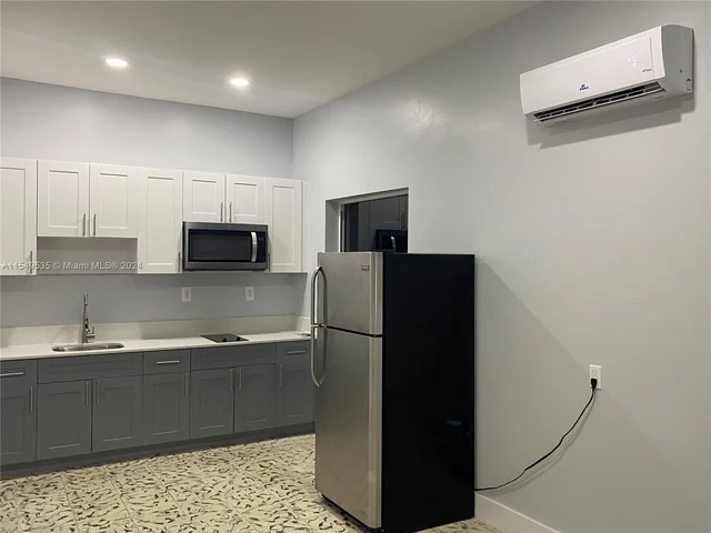 636 SE 5th Pl # 01, Hialeah FL 33010