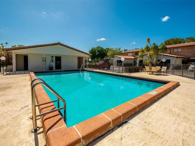 12451 NW 3rd St # B3, Plantation FL 33325