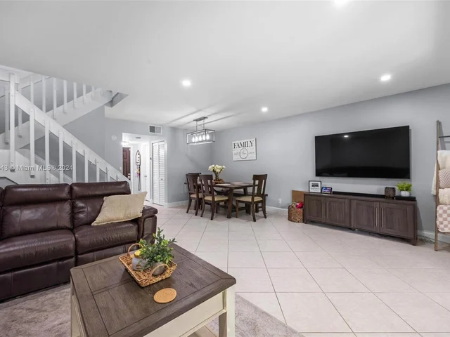 12451 NW 3rd St # B3, Plantation FL 33325