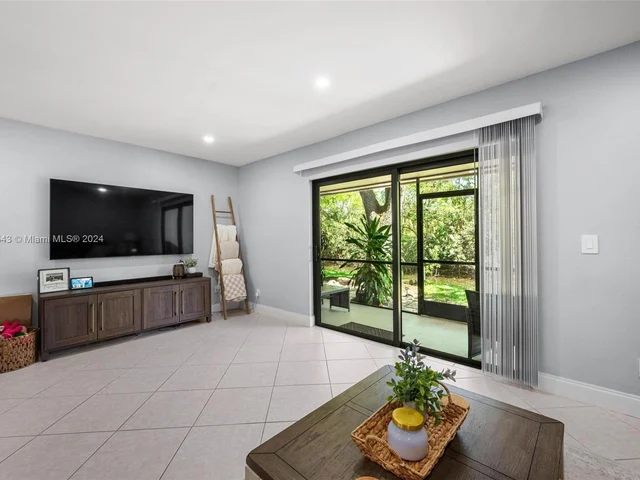 12451 NW 3rd St # B3, Plantation FL 33325