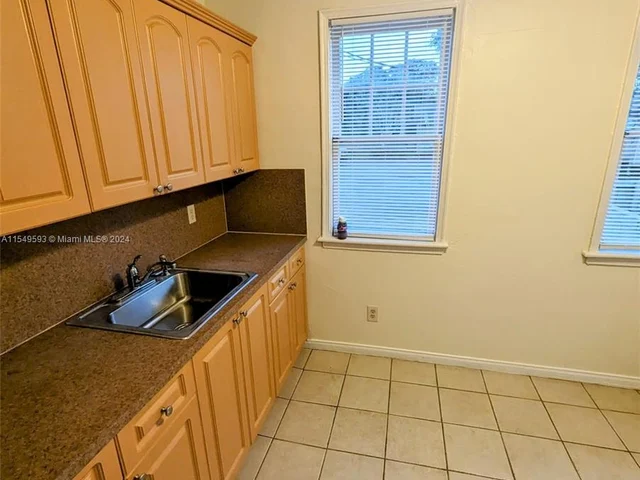 2228 Monroe St # 2228, Hollywood FL 33020