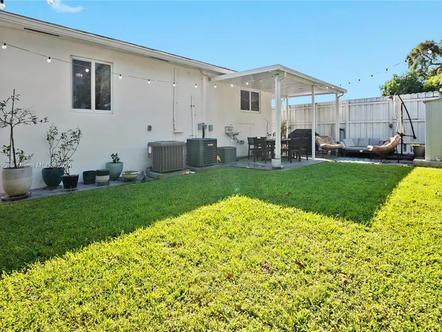 5819 SW 4th St, Miami FL 33144