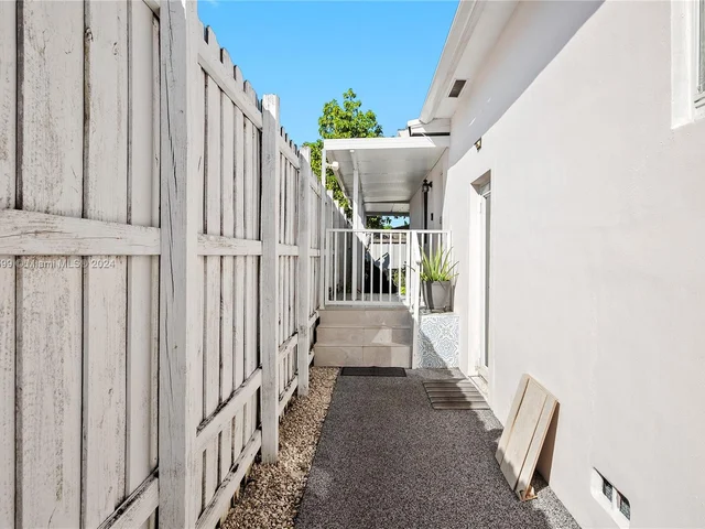 5819 SW 4th St, Miami FL 33144