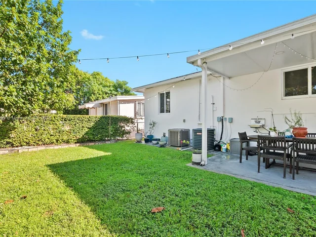 5819 SW 4th St, Miami FL 33144