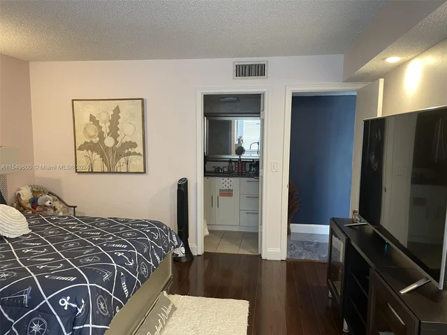 7770 NW 50th St # 108, Lauderhill FL 33351