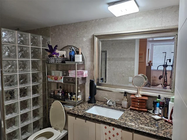 7770 NW 50th St # 108, Lauderhill FL 33351