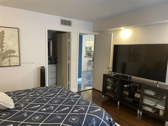 7770 NW 50th St # 108, Lauderhill FL 33351