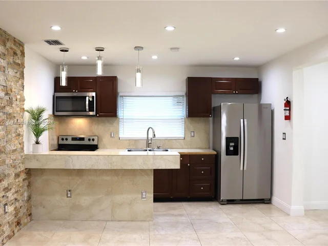 3261 NW 52 Street # 1, Miami FL 33142