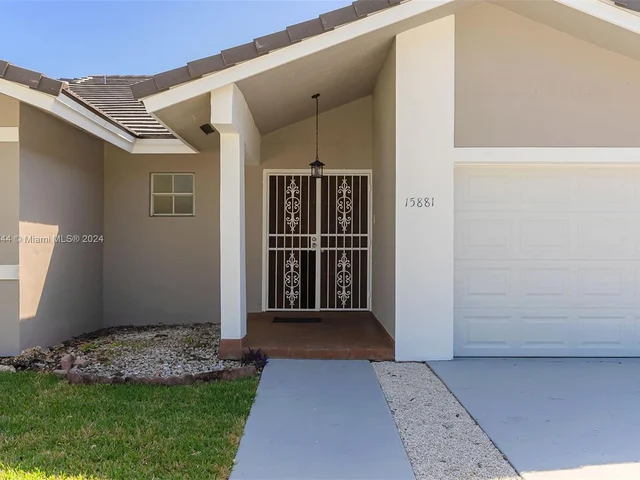 15881 SW 139th Ave, Miami FL 33177