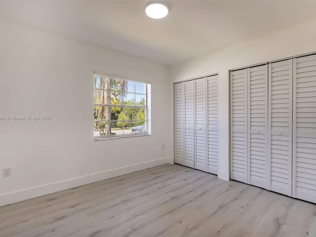 15881 SW 139th Ave, Miami FL 33177