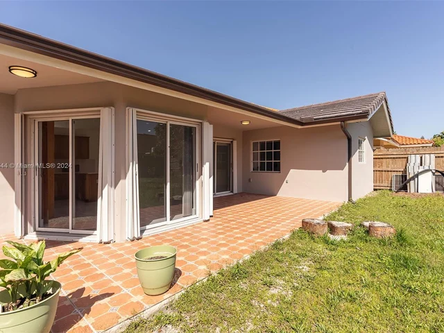 15881 SW 139th Ave, Miami FL 33177