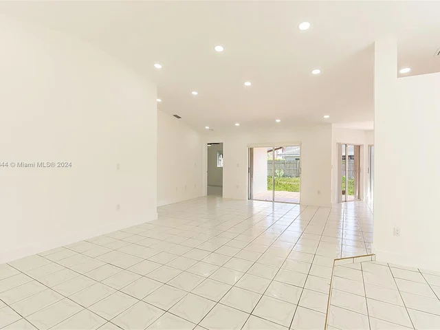 15881 SW 139th Ave, Miami FL 33177