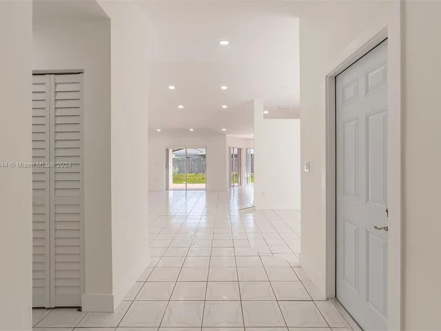 15881 SW 139th Ave, Miami FL 33177