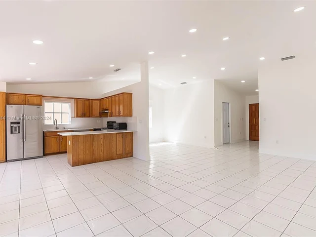 15881 SW 139th Ave, Miami FL 33177