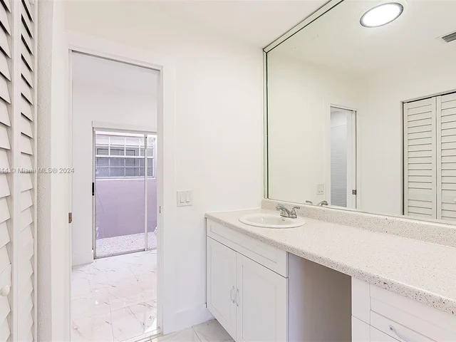 15881 SW 139th Ave, Miami FL 33177