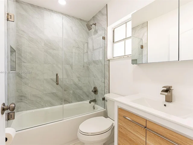 15881 SW 139th Ave, Miami FL 33177