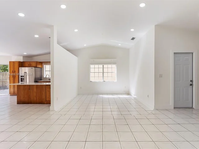 15881 SW 139th Ave, Miami FL 33177