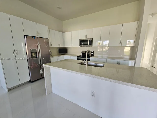 22560 SW 125 AVE, Miami FL 33170