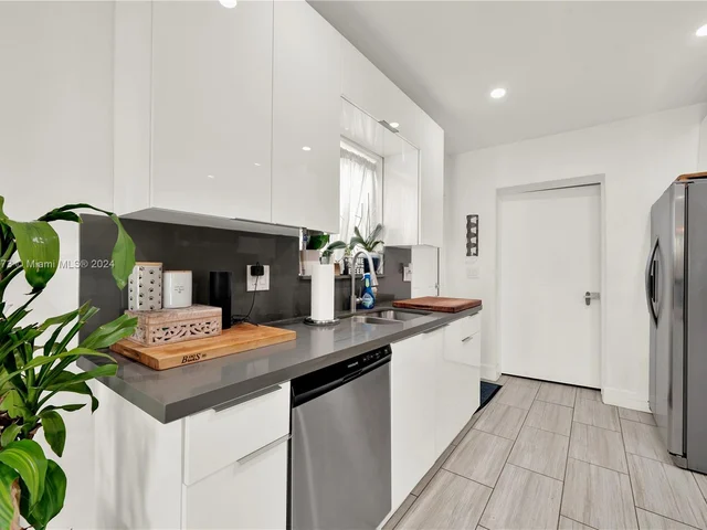 591 NE 170th St, North Miami Beach FL 33162