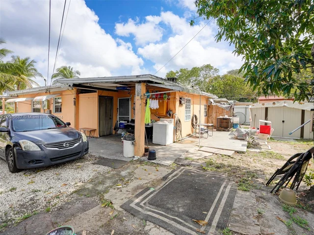 550 NW 143rd St, North Miami FL 33168