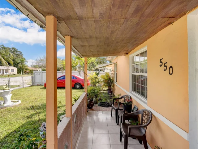 550 NW 143rd St, North Miami FL 33168