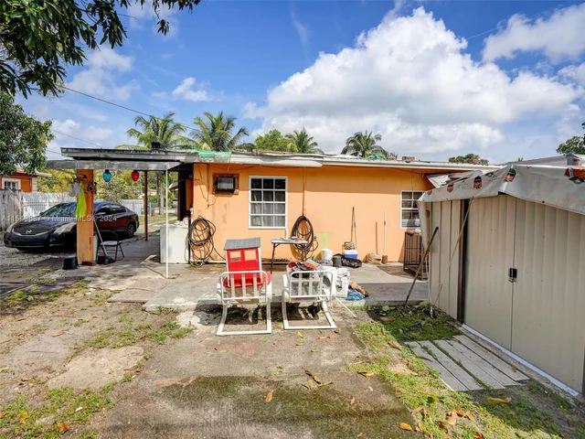 550 NW 143rd St, North Miami FL 33168