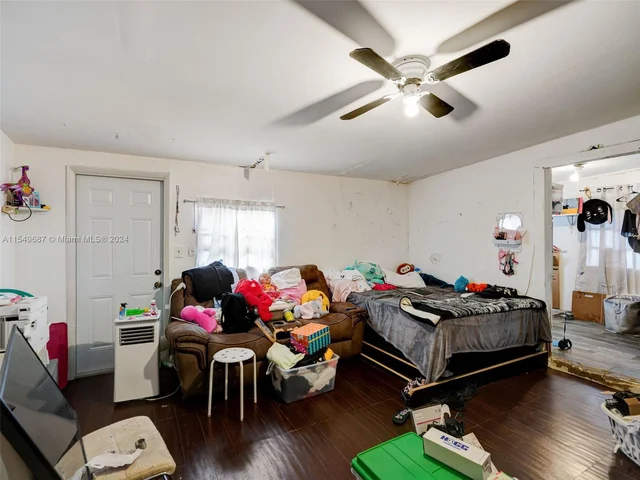 550 NW 143rd St, North Miami FL 33168