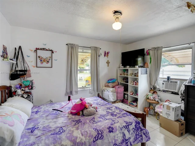 550 NW 143rd St, North Miami FL 33168